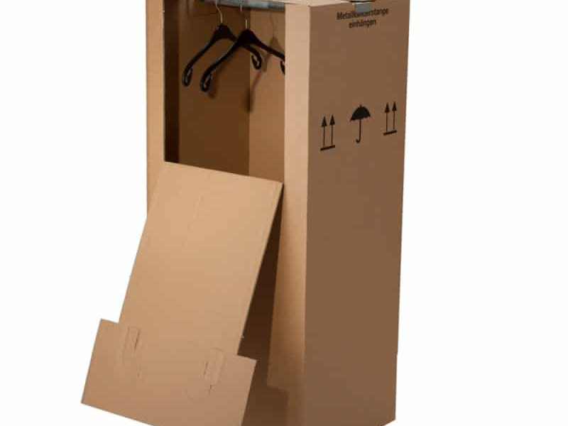 Kleiderkiste mit Stange