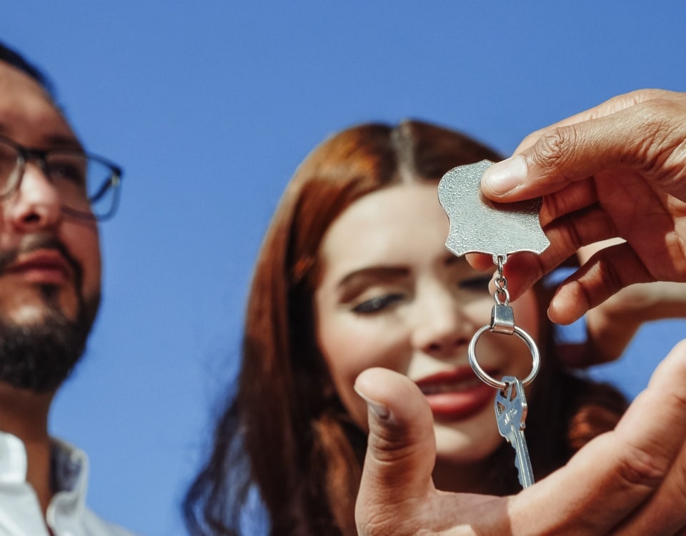 Schlüssel wechseln bei der Wohnungsübergabe den Besitzer